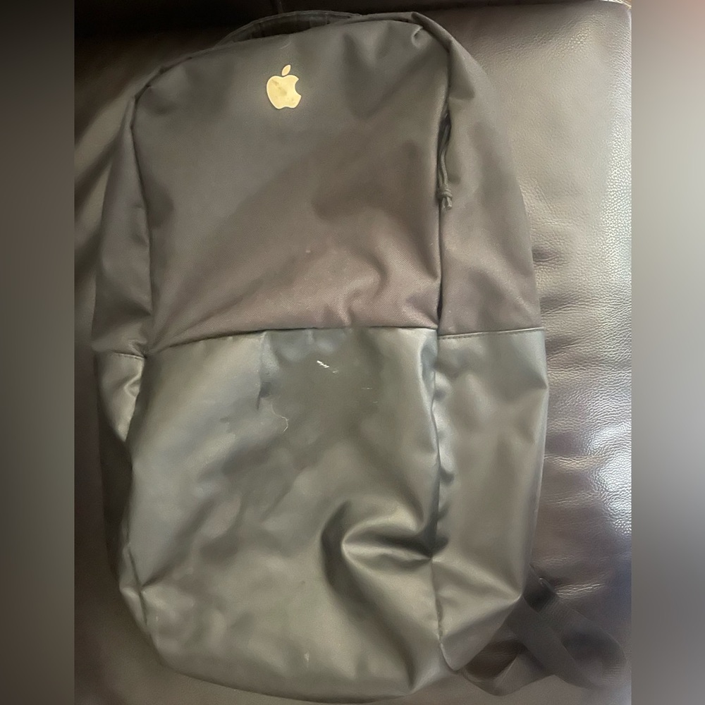Official Incase Apple Store backpack